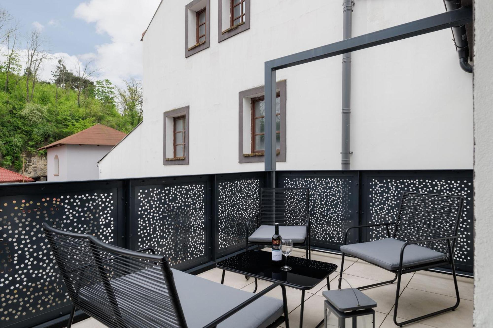 River Apartments Mladá Boleslav Dış mekan fotoğraf
