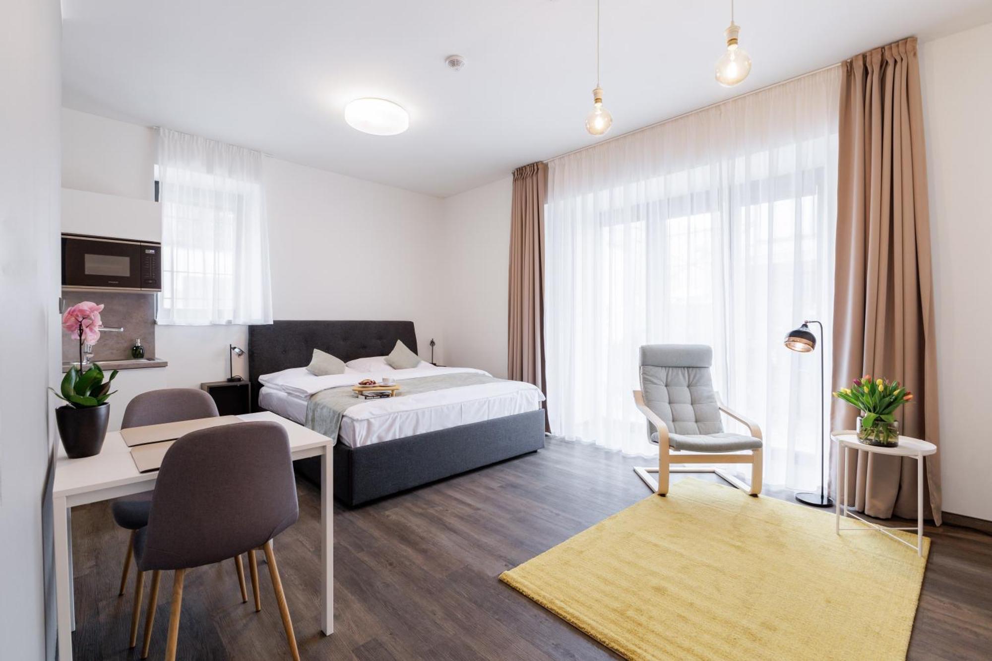 River Apartments Mladá Boleslav Dış mekan fotoğraf